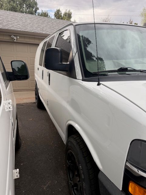 Used 2019 Chevrolet Express 2500 w/ Driver Convenience Package RWD image 5