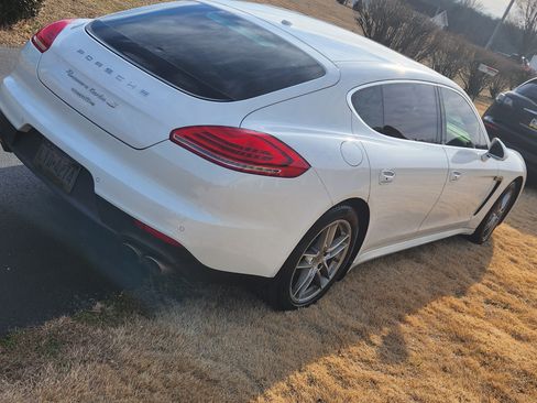 Used 2014 Porsche Panamera 4S Executive image 6
