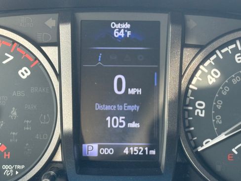 Used 2020 Toyota Tacoma TRD Off-Road image 13