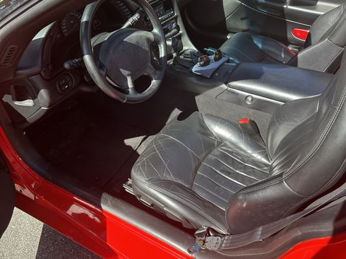 Used 1998 Chevrolet Corvette Convertible w/ Performance Handling Pkg image 17