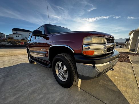Used 2002 Chevrolet Tahoe LS w/ Trailer Pkg image 9