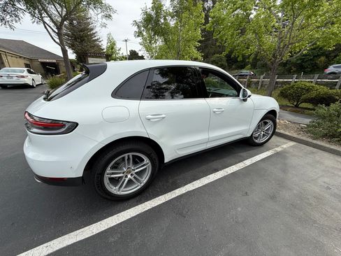 Used 2021 Porsche Macan image 4