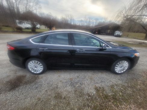 Used 2015 Ford Fusion Energi SE image 8