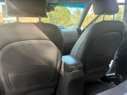 Used 2017 Kia Soul EV + image 19