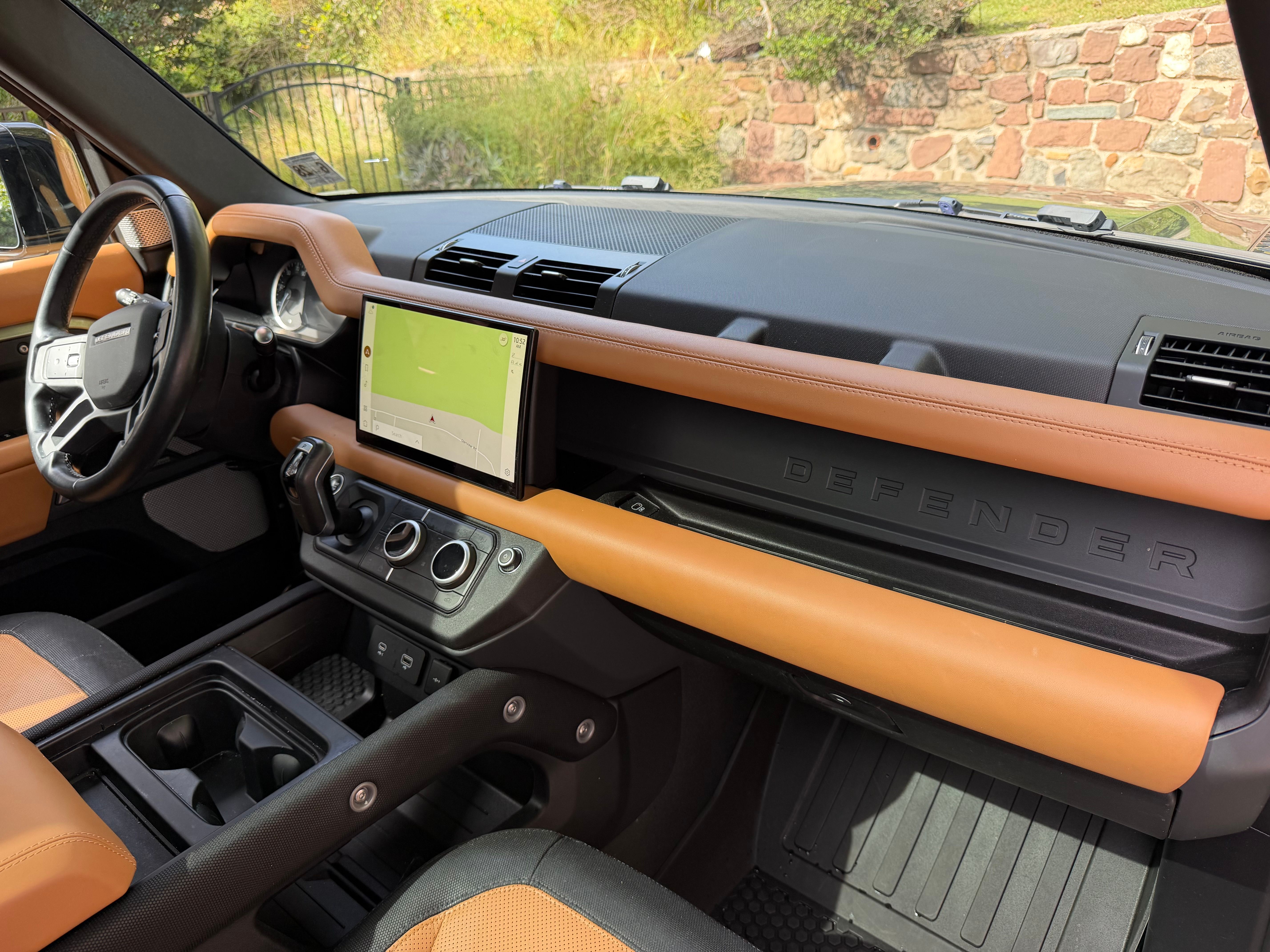 Used 2023 Land Rover Defender 130 X-Dynamic SE AWD/4WD image 12
