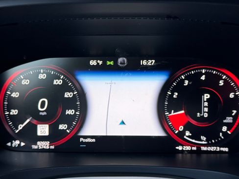 Used 2020 Volvo V90 T6 Cross Country image 8