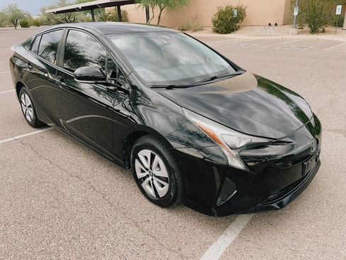 Used 2018 Toyota Prius Two w/ Prius Two Safety Plus Package FWD image 9