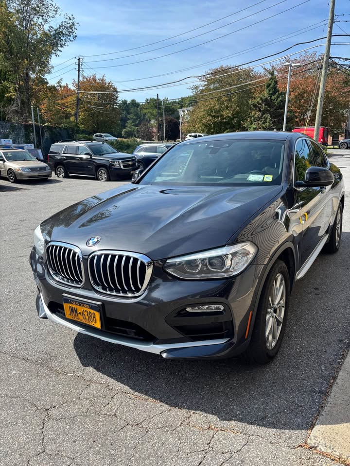 Used 2019 BMW X4 xDrive30i AWD/4WD image 4