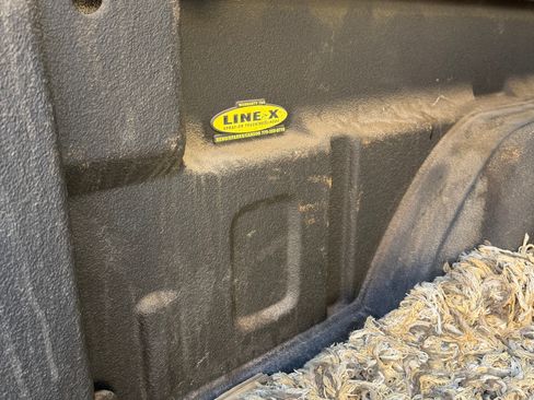 Used 2005 Chevrolet Silverado 2500 LT w/ Heavy-Duty Power Package AWD/4WD image 17