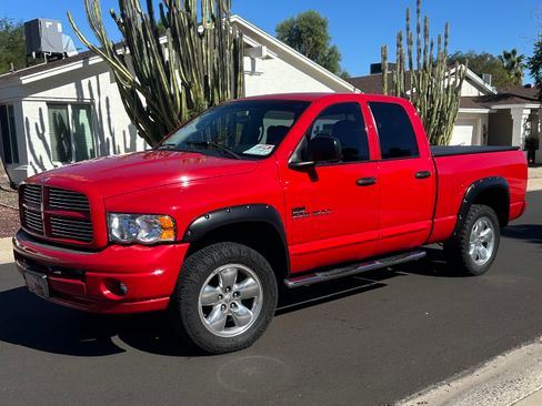 Used 2005 Dodge Ram 1500 Truck SLT w/ Sport Appearance Group image 1