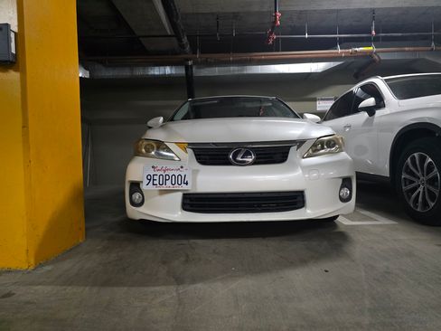 Used 2012 Lexus CT 200h Premium w/ Leather Pkg image 17
