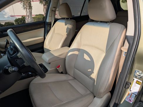 Used 2017 Subaru Outback 3.6R Limited image 11