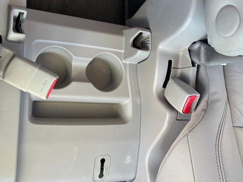 Used 2016 Toyota Sienna XLE image 13