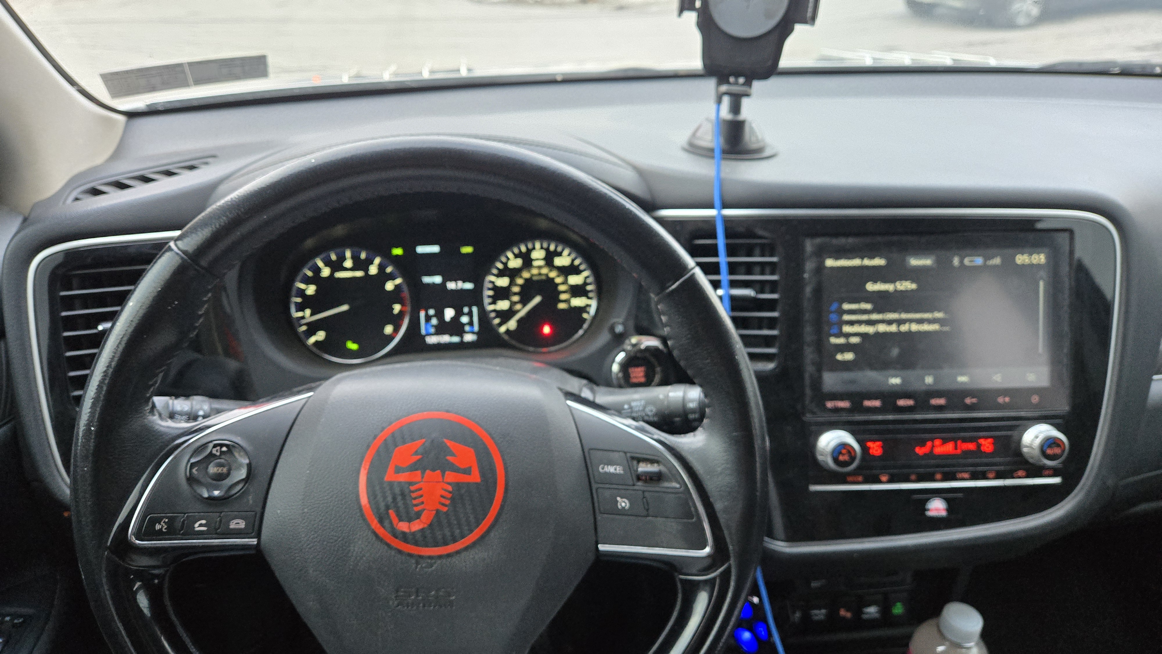 Used 2020 Mitsubishi Outlander SEL AWD/4WD image 2