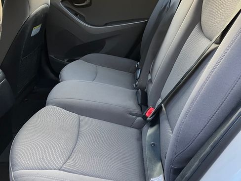 Used 2016 Hyundai Elantra SE image 12