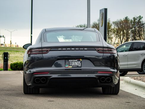 Used 2017 Porsche Panamera 4S AWD/4WD image 6