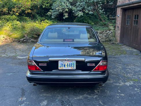 Used 1997 Jaguar XJ Vanden Plas image 9
