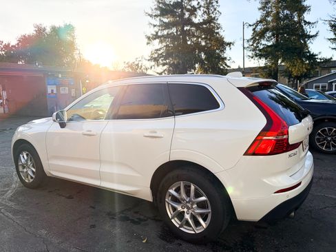 Used 2020 Volvo XC60 T5 Momentum image 12
