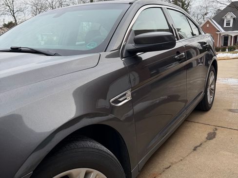 Used 2015 Ford Taurus SEL w/ Equipment Group 201A image 8