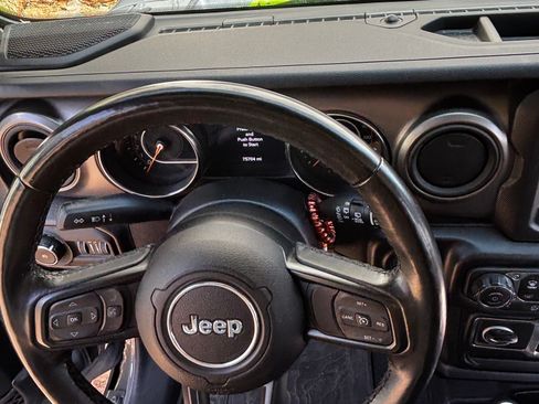 Used 2022 Jeep Wrangler Sport image 8