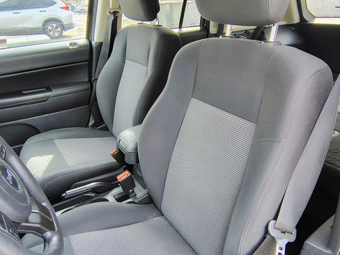 Used 2012 Jeep Compass Sport image 9