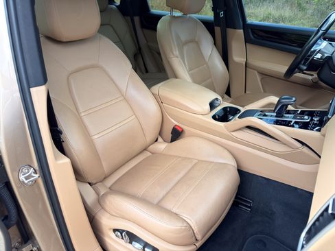 Used 2019 Porsche Cayenne image 20
