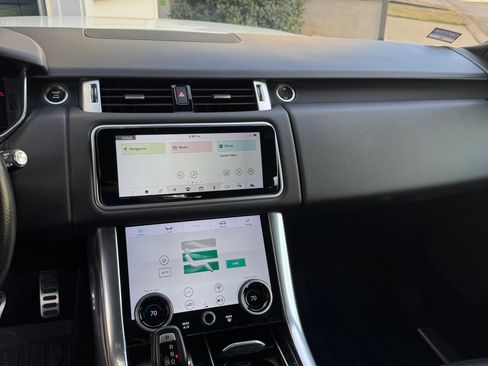 Used 2020 Land Rover Range Rover Sport HSE image 9