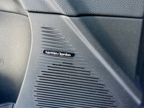 Used 2016 Dodge Challenger SRT Hellcat image 16