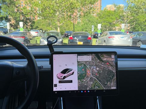 Used 2018 Tesla Model 3 Long Range RWD image 5
