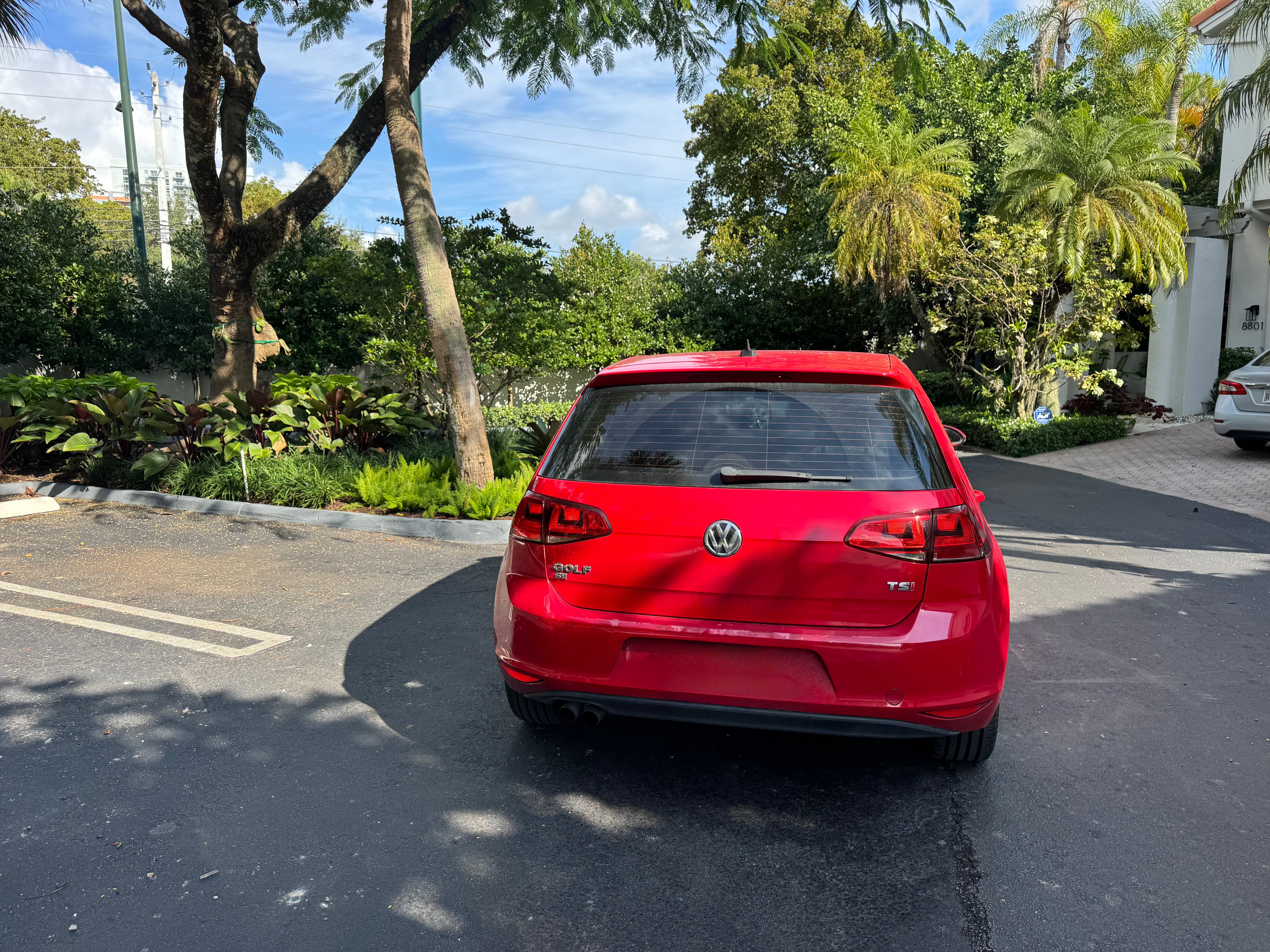 Used 2016 Volkswagen Golf SE FWD image 4