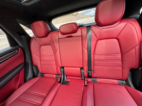 Used 2023 Porsche Cayenne Turbo image 27