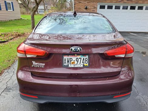 Used 2017 Kia Forte LX w/ LX Popular Package image 9