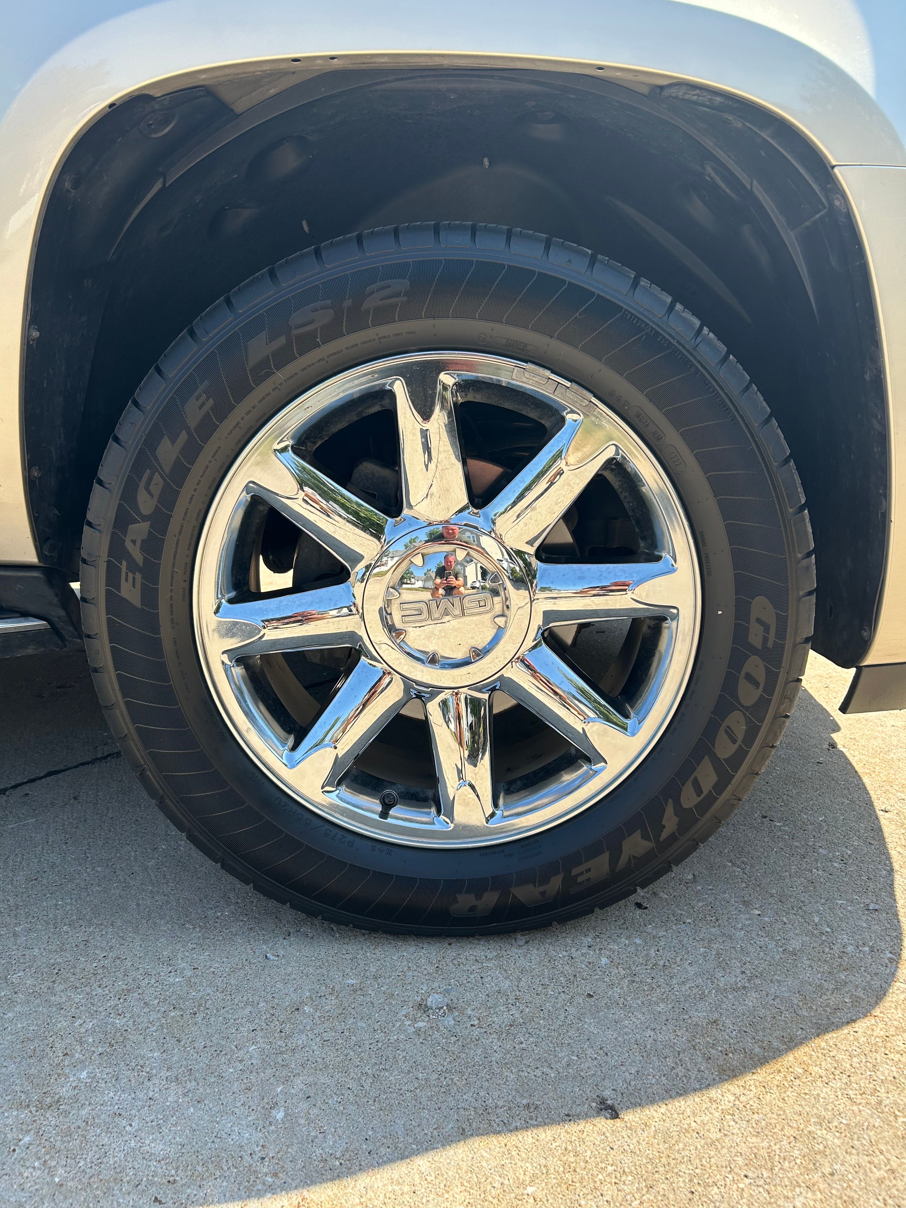 Used 2013 GMC Yukon Denali AWD/4WD image 12
