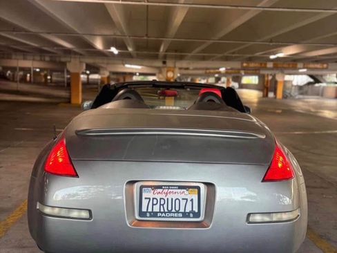 Used 2004 Nissan 350Z Touring image 2
