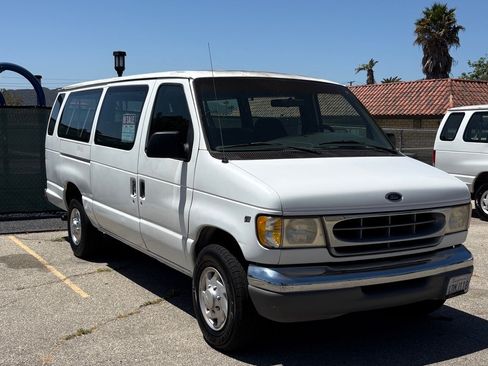 Used 1999 Ford E-350 and Econoline 350 Club Wagon RWD image 1