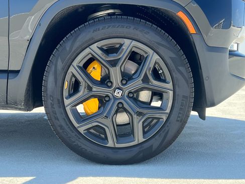 Used 2023 Rivian R1T Adventure image 18