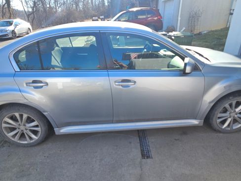 Used 2013 Subaru Legacy 2.5i Premium image 1