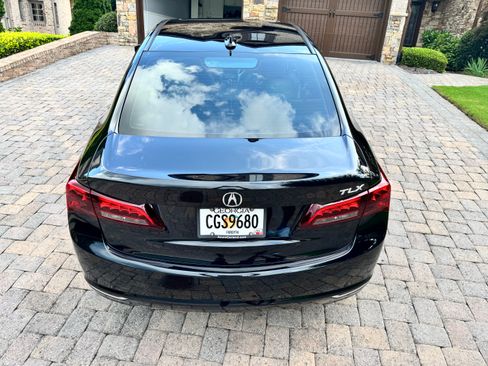 Used 2017 Acura TLX V6 w/ Technology Package FWD image 9