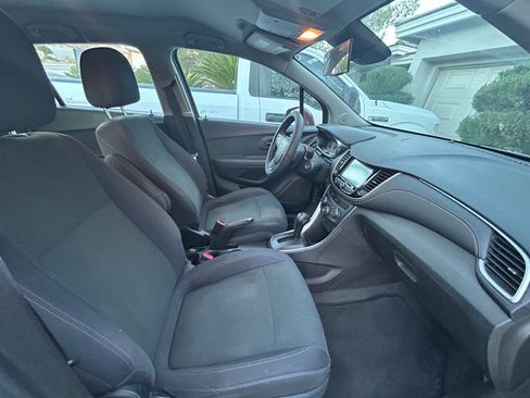 Used 2017 Chevrolet Trax LS image 15