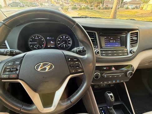 Used 2017 Hyundai Tucson Sport image 8