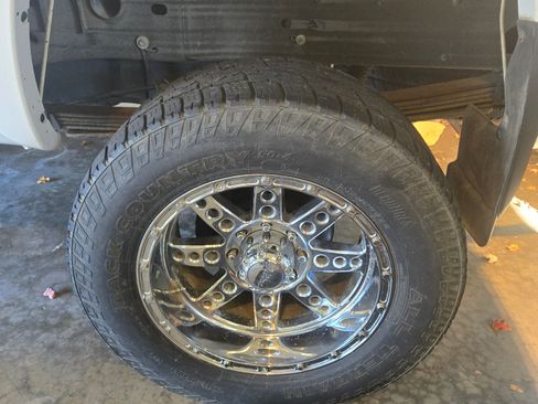 Used 2006 GMC Sierra 2500 SLE w/ Onstar Plus Package image 6