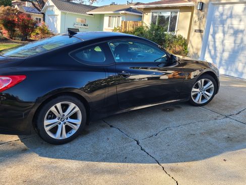 Used 2011 Hyundai Genesis 2.0T image 5