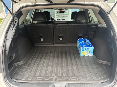 Used 2018 Subaru Outback 2.5i Limited AWD/4WD image 9
