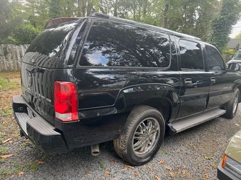 Used 2005 Cadillac Escalade ESV AWD image 17
