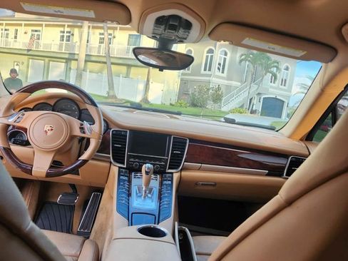 Used 2012 Porsche Panamera 4 image 10