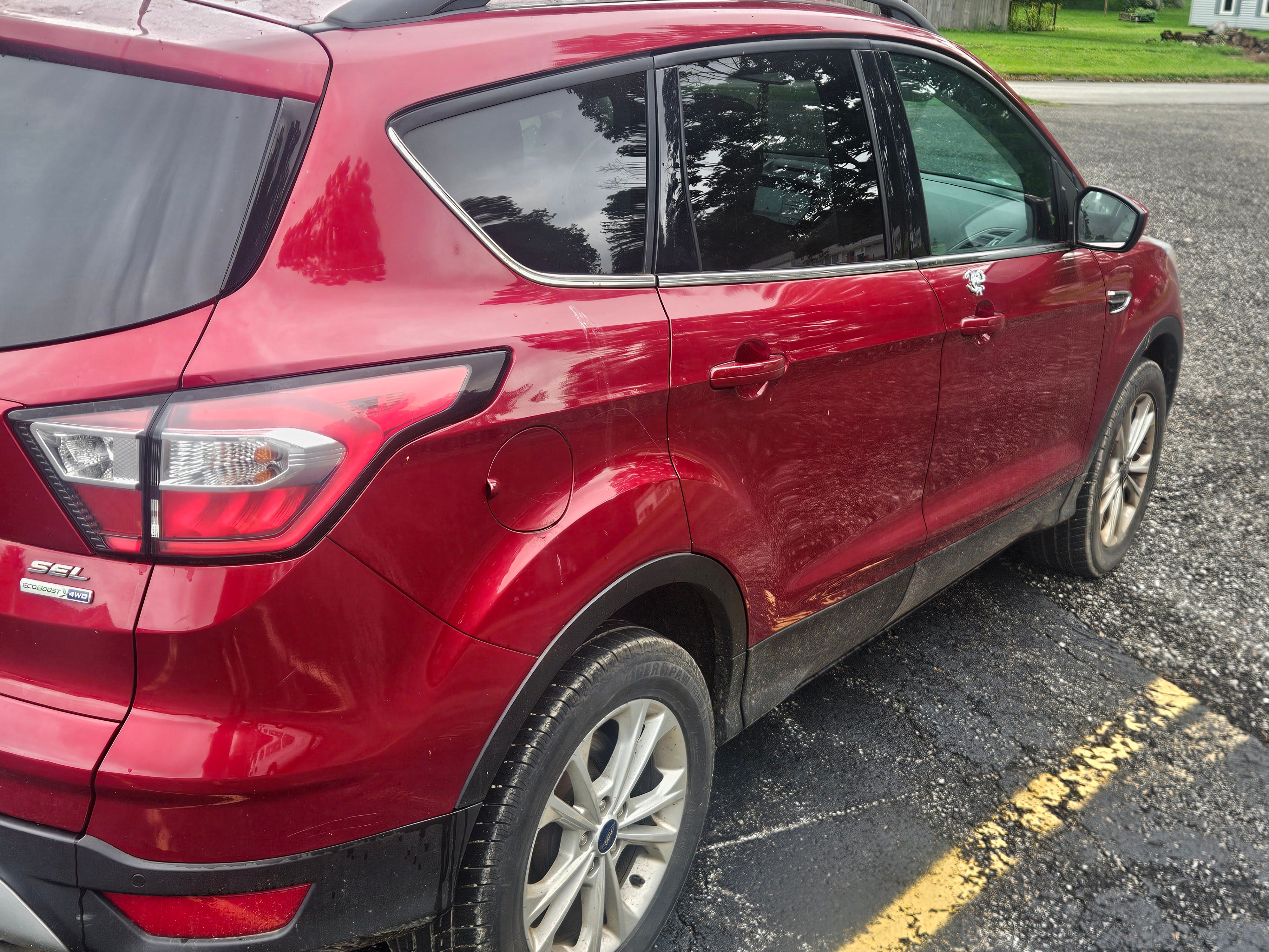 Used 2018 Ford Escape SEL w/ Ford Safe & Smart Package AWD/4WD image 6