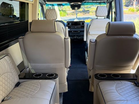 Used 2022 Mercedes-Benz Sprinter 2500 image 10