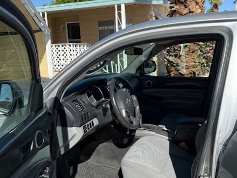 Used 2015 Toyota Tacoma PreRunner image 13