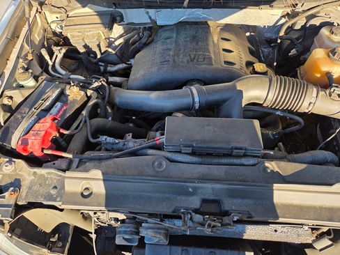 Used 2012 Ford F150 XLT w/ XLT Chrome Pkg image 14