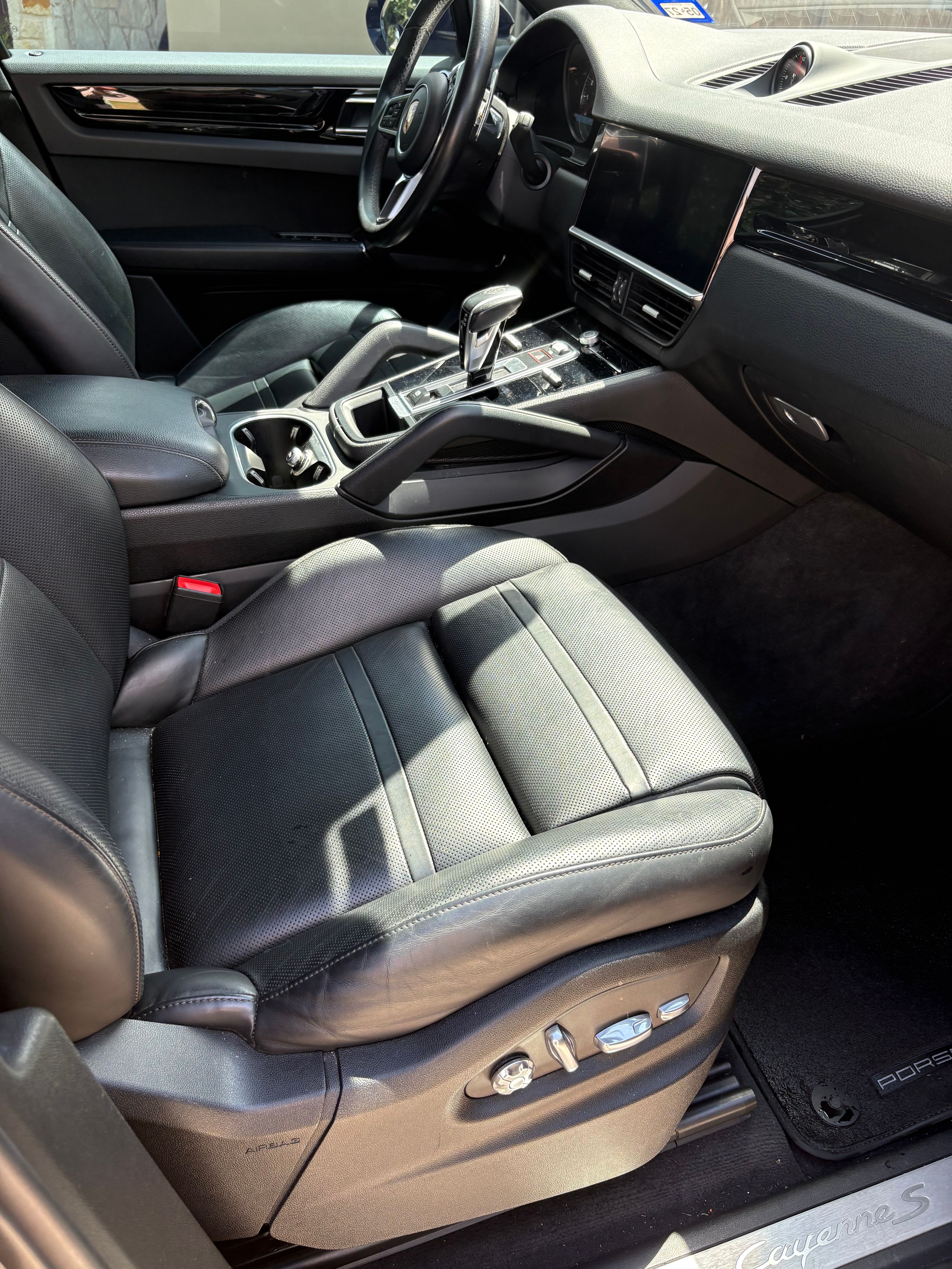 Used 2020 Porsche Cayenne S AWD/4WD image 6